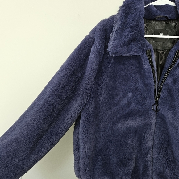 Volcom purple faux fur oversized bomber jacket size XL - Picture 6 of 10